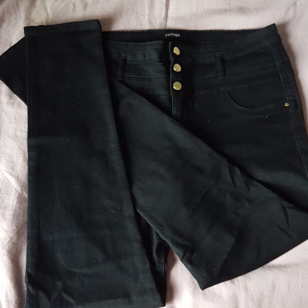 High wasted black jeans